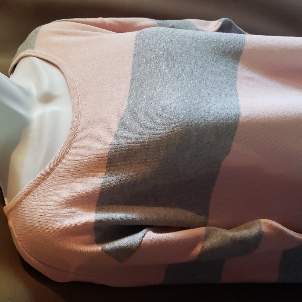 Vince Camuto Pink and Gray Asymmetrical Oversized Sweater Size M